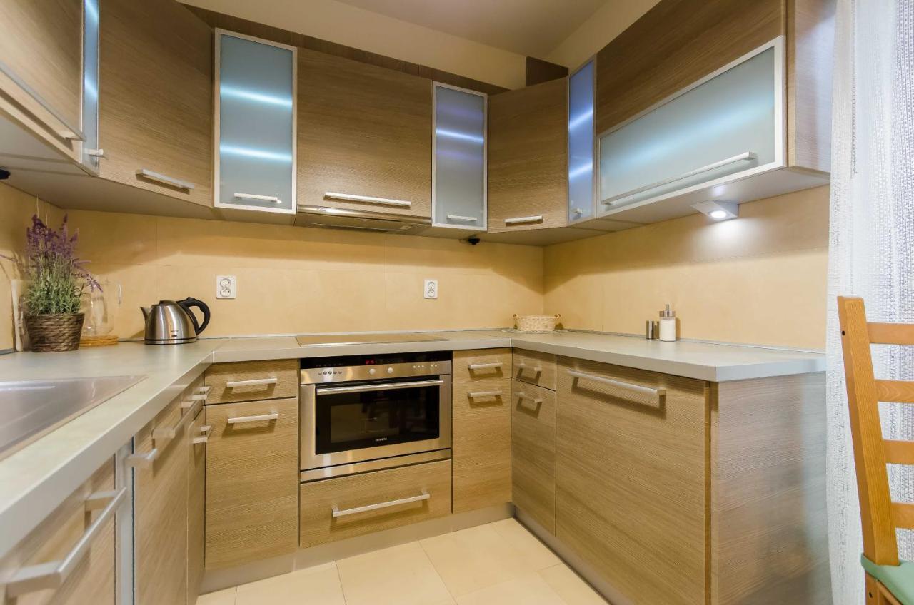 Family Apartments - Private Parking Cracovie Extérieur photo
