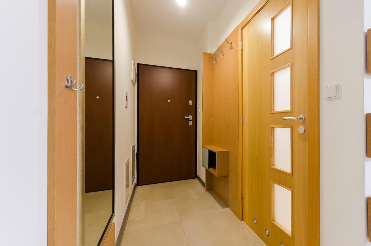 Family Apartments - Private Parking Cracovie Extérieur photo